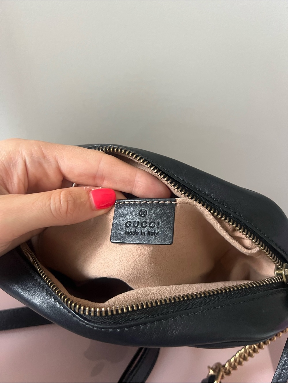 Gucci Marmont Small Camera Bag - Picture 7 of 11